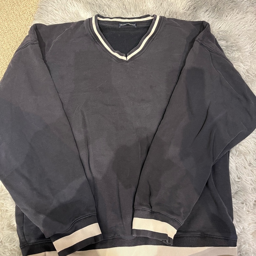 Brandy Melville Men's V-Neck Sweater in Black and Cream